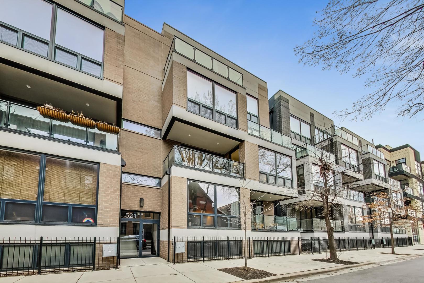 521 N Hermitage Avenue Unit: 2S