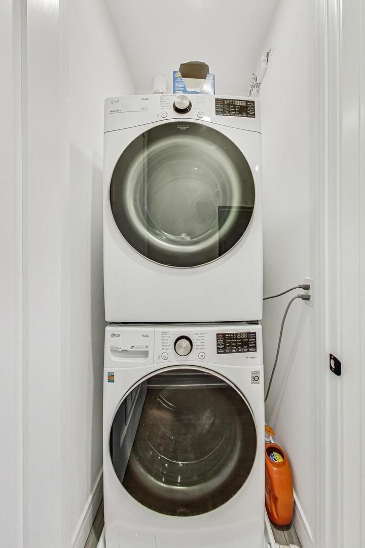 521 N Hermitage Avenue Unit: 2S