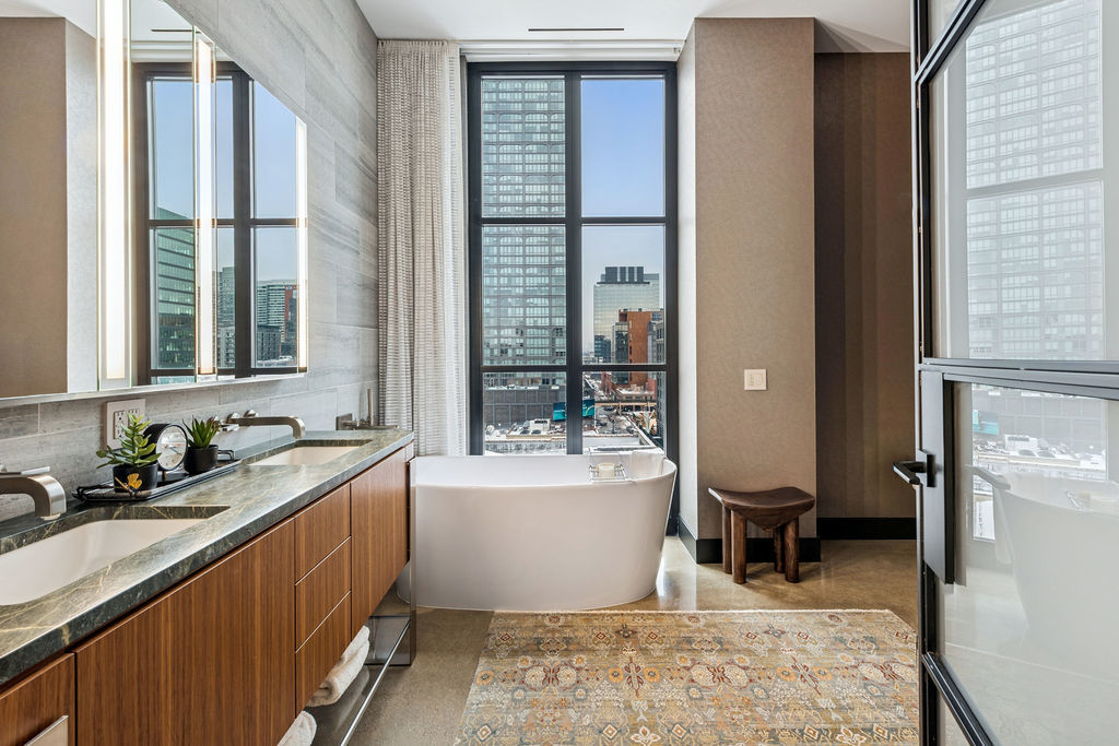 900 W Washington Boulevard Unit: 802