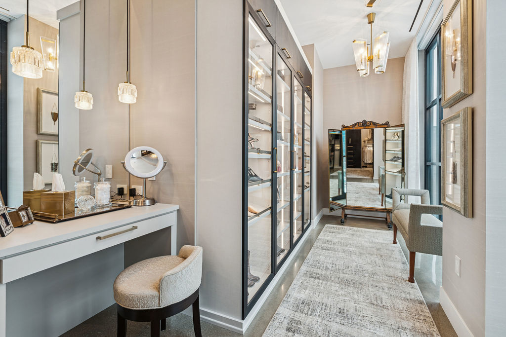 900 W Washington Boulevard Unit: 802