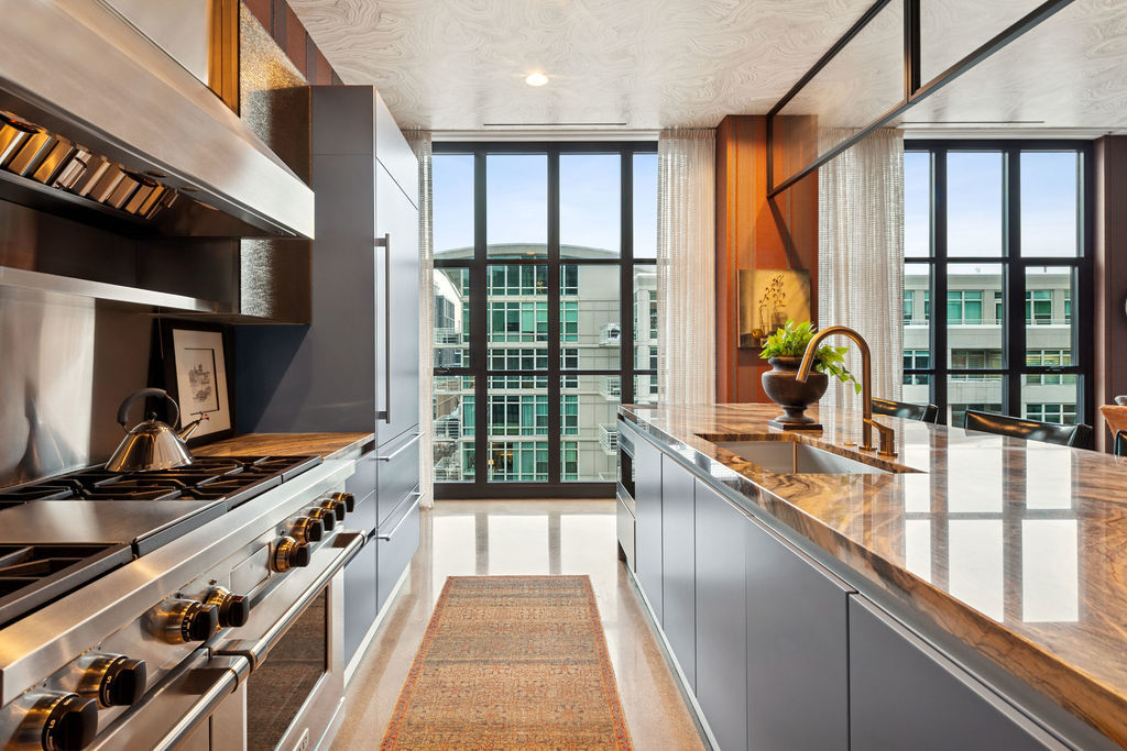 900 W Washington Boulevard Unit: 802