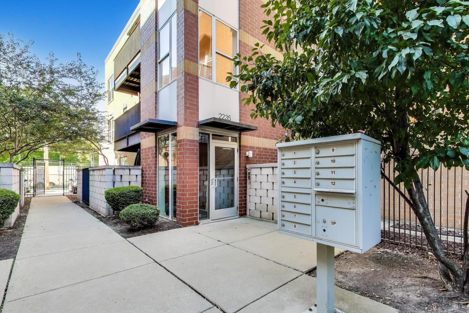 2235 W Maypole Avenue Unit: 101