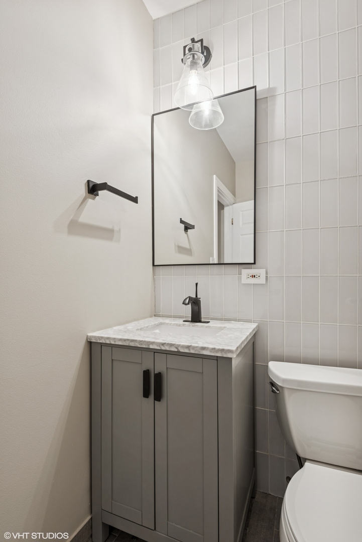 1015 N Hermitage Avenue Unit: A