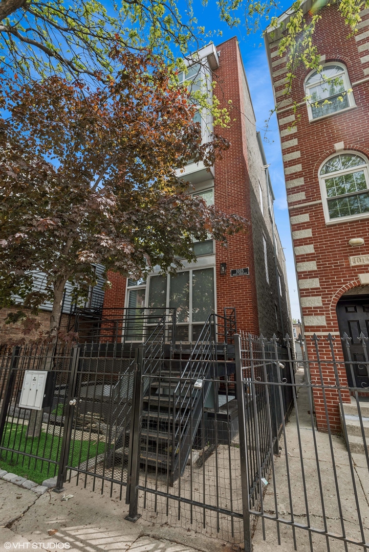 1015 N Hermitage Avenue Unit: A