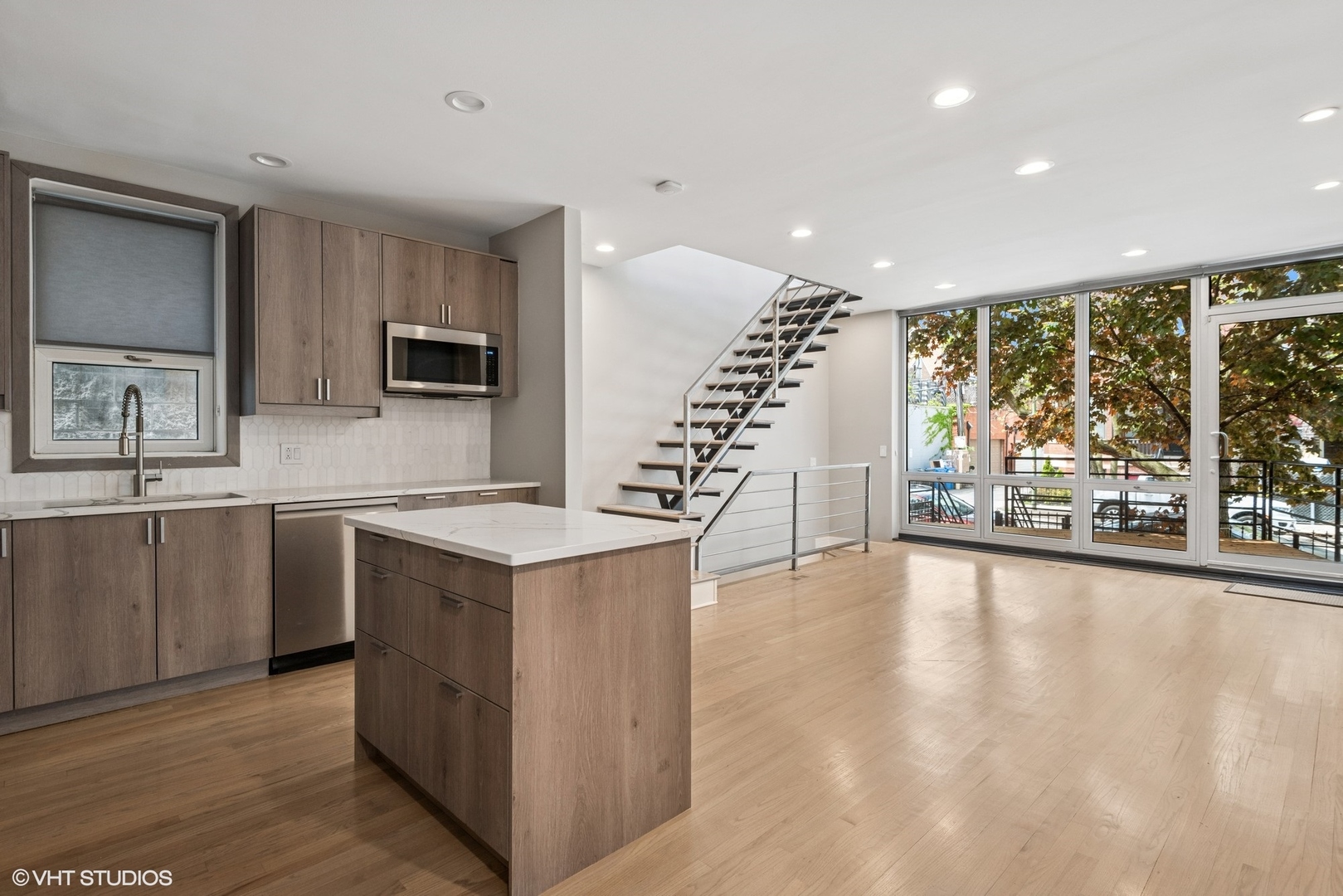 1015 N Hermitage Avenue Unit: A