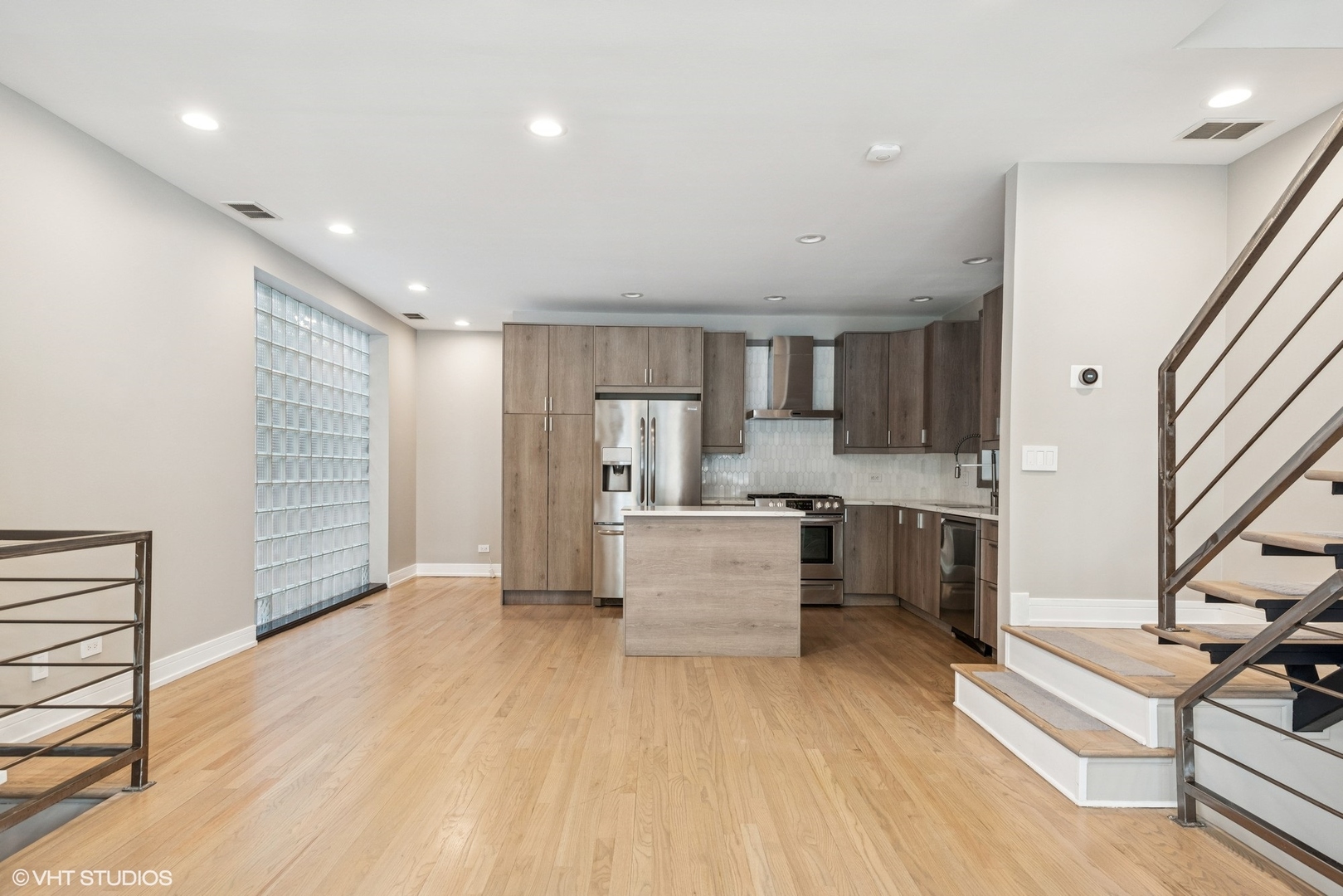 1015 N Hermitage Avenue Unit: A