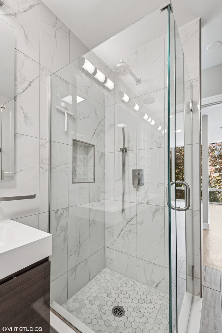 1015 N Hermitage Avenue Unit: A