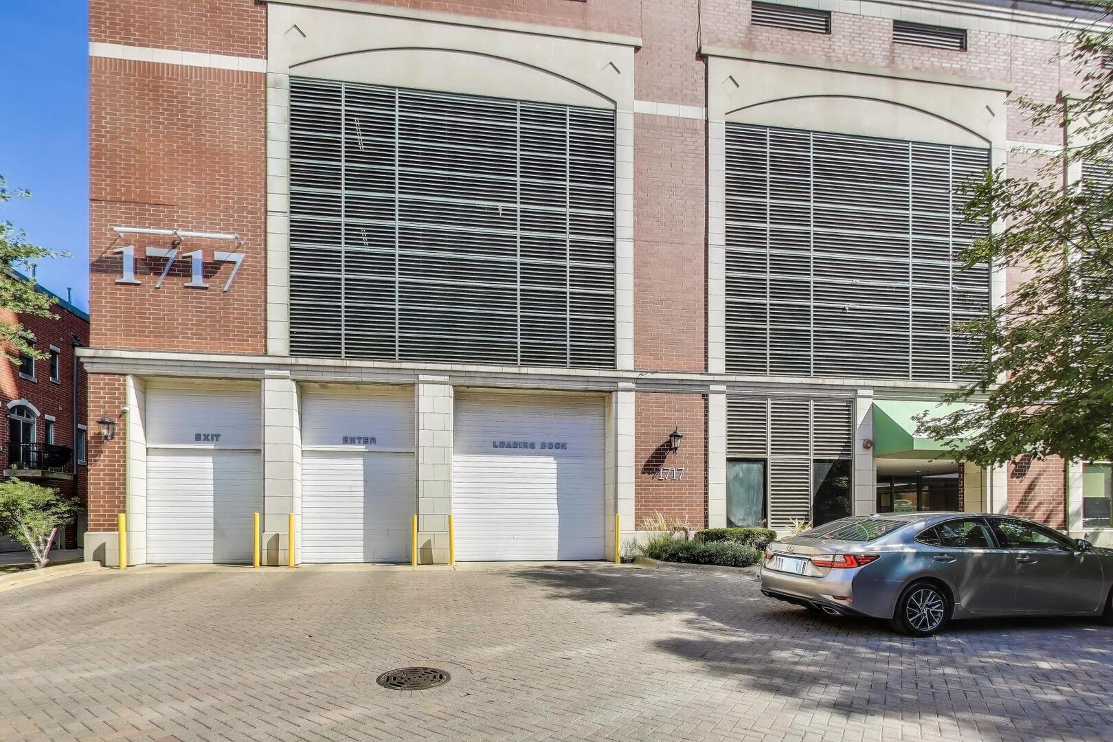 1717 S Prairie Avenue Unit: 2301