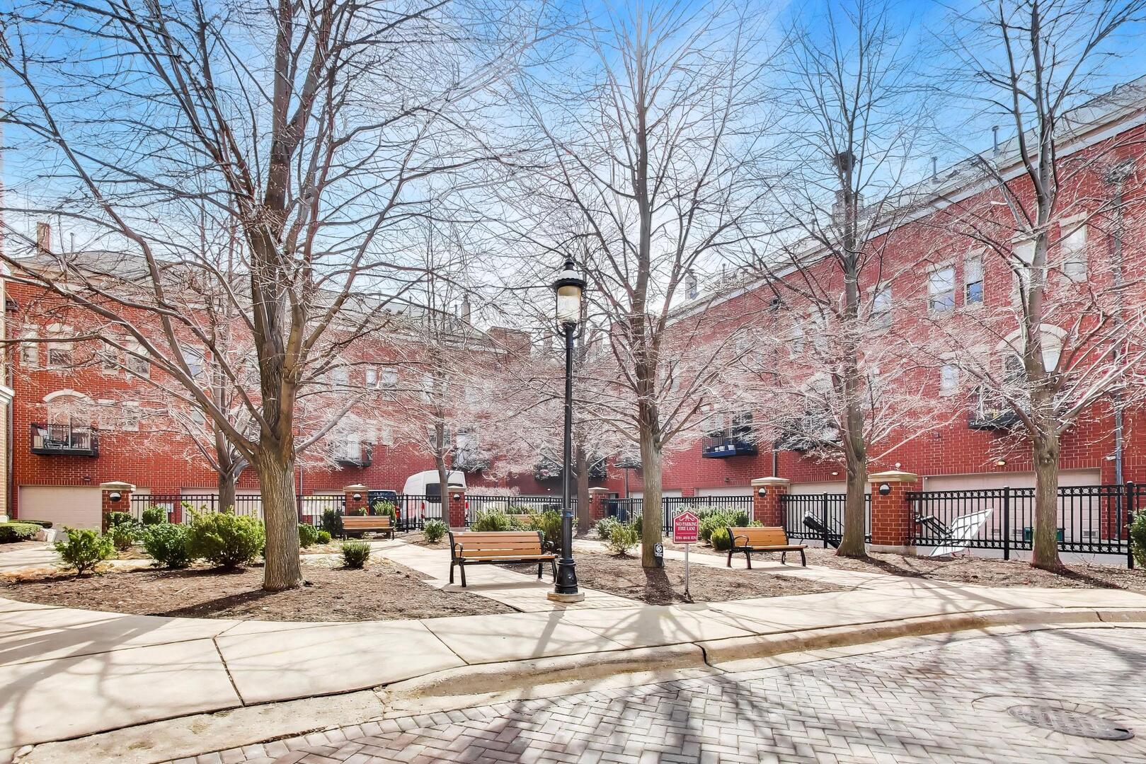 1717 S Prairie Avenue Unit: 2301