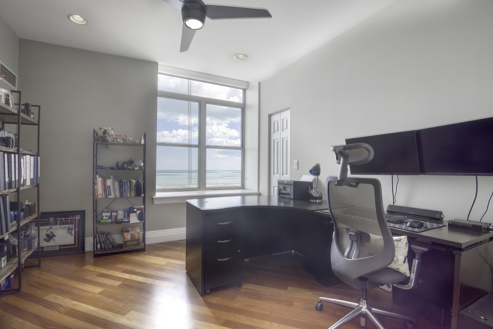 1717 S Prairie Avenue Unit: 2301