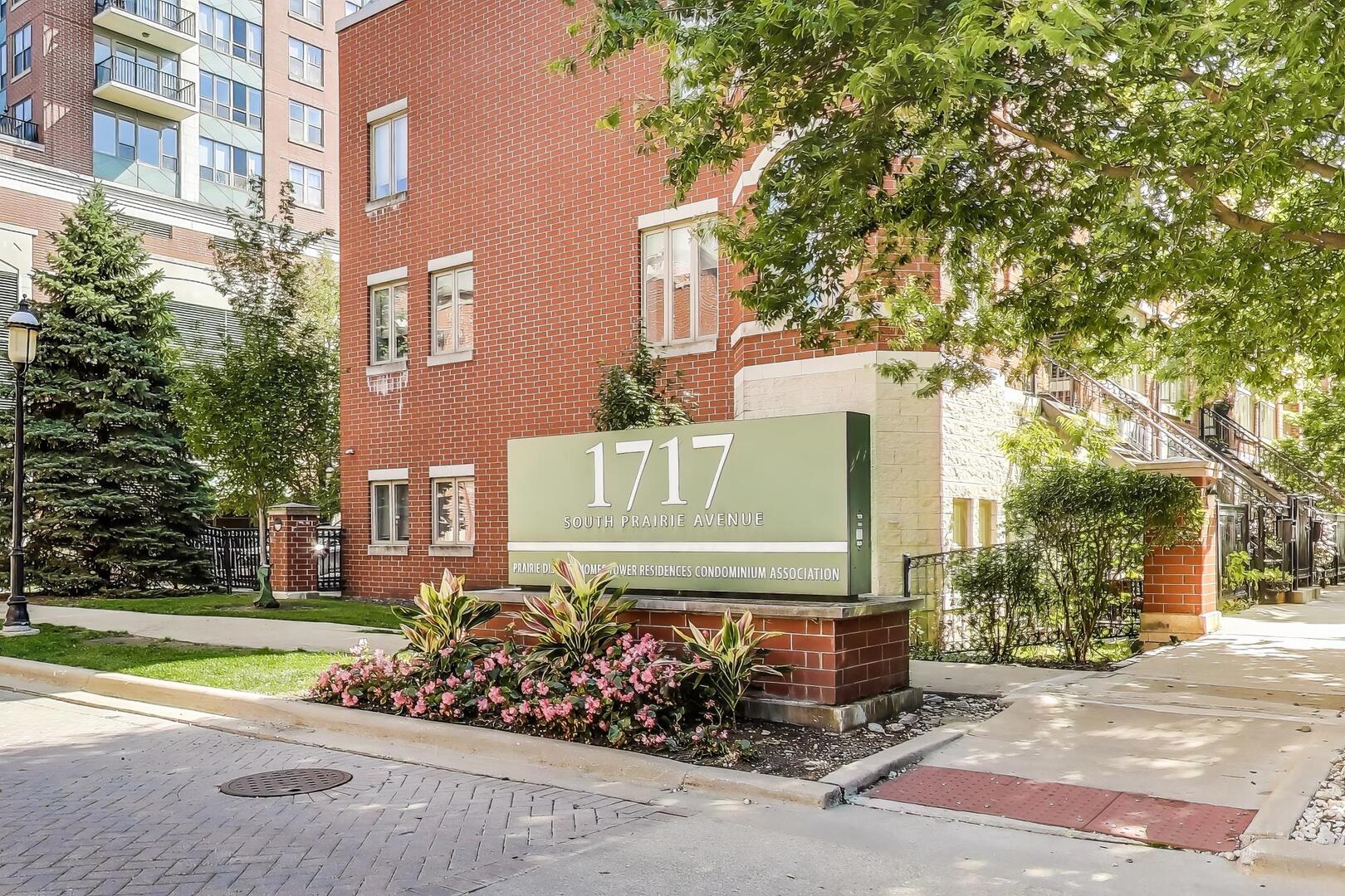 1717 S Prairie Avenue Unit: 2301
