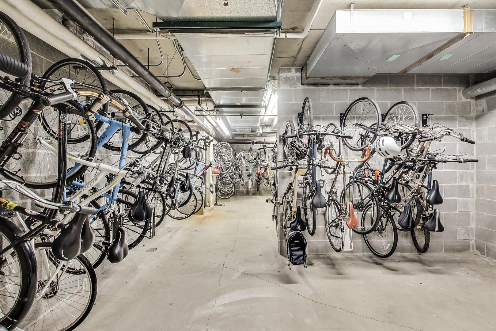 1717 S Prairie Avenue Unit: 2301