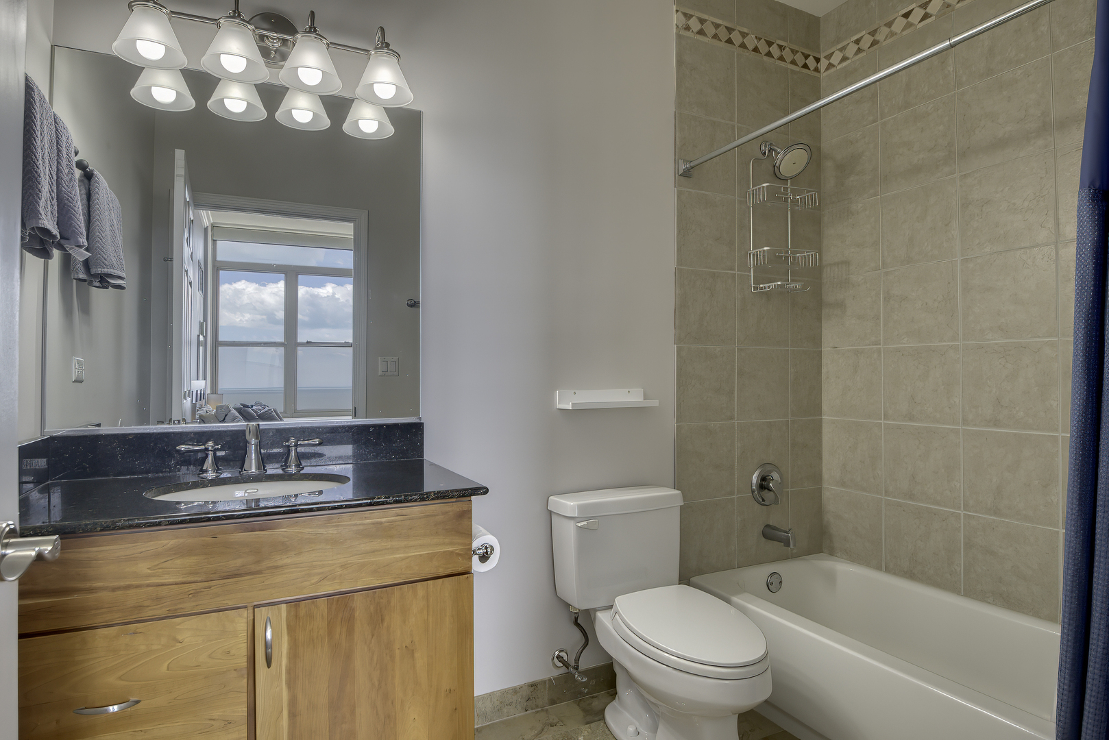 1717 S Prairie Avenue Unit: 2301