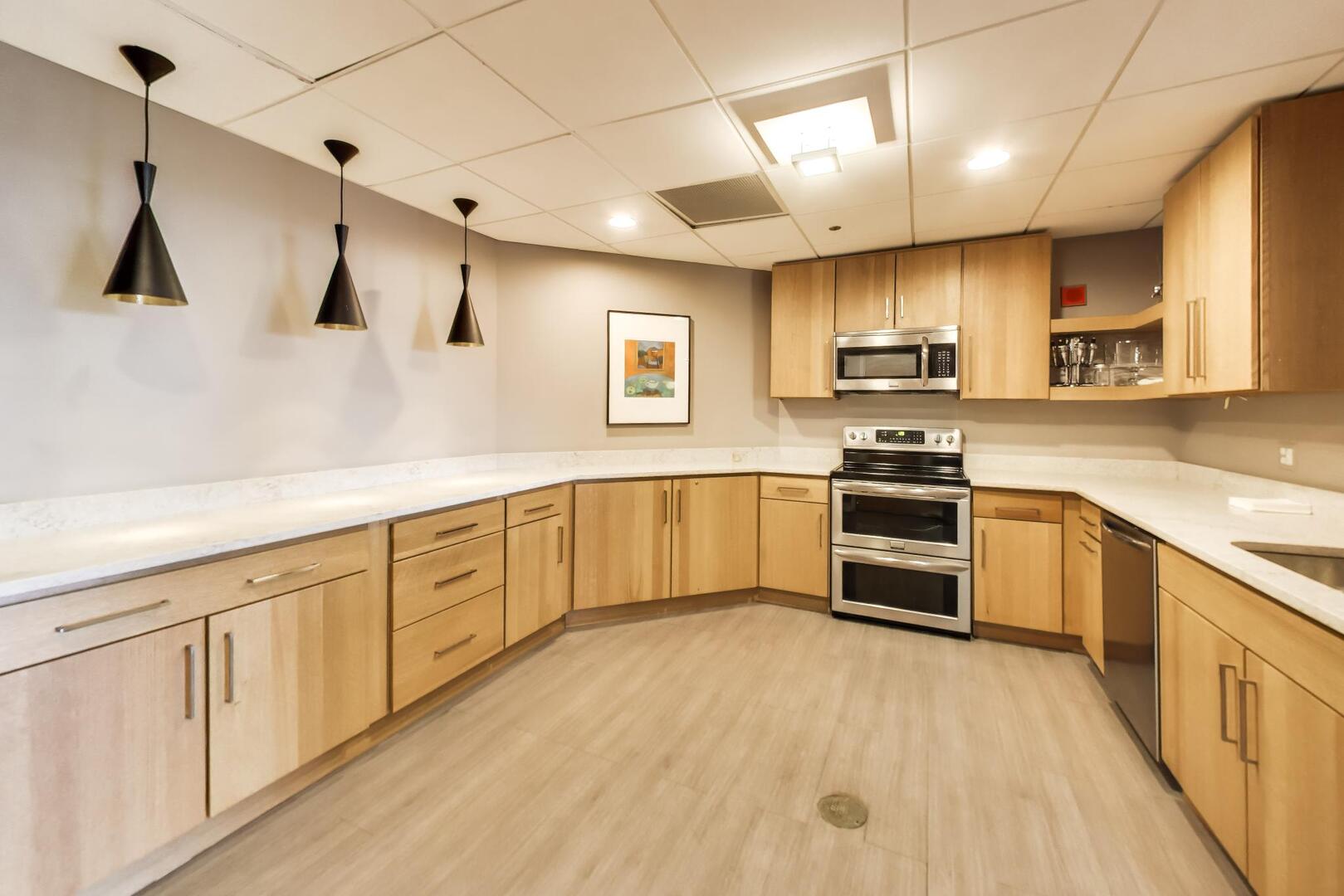 1717 S Prairie Avenue Unit: 2301