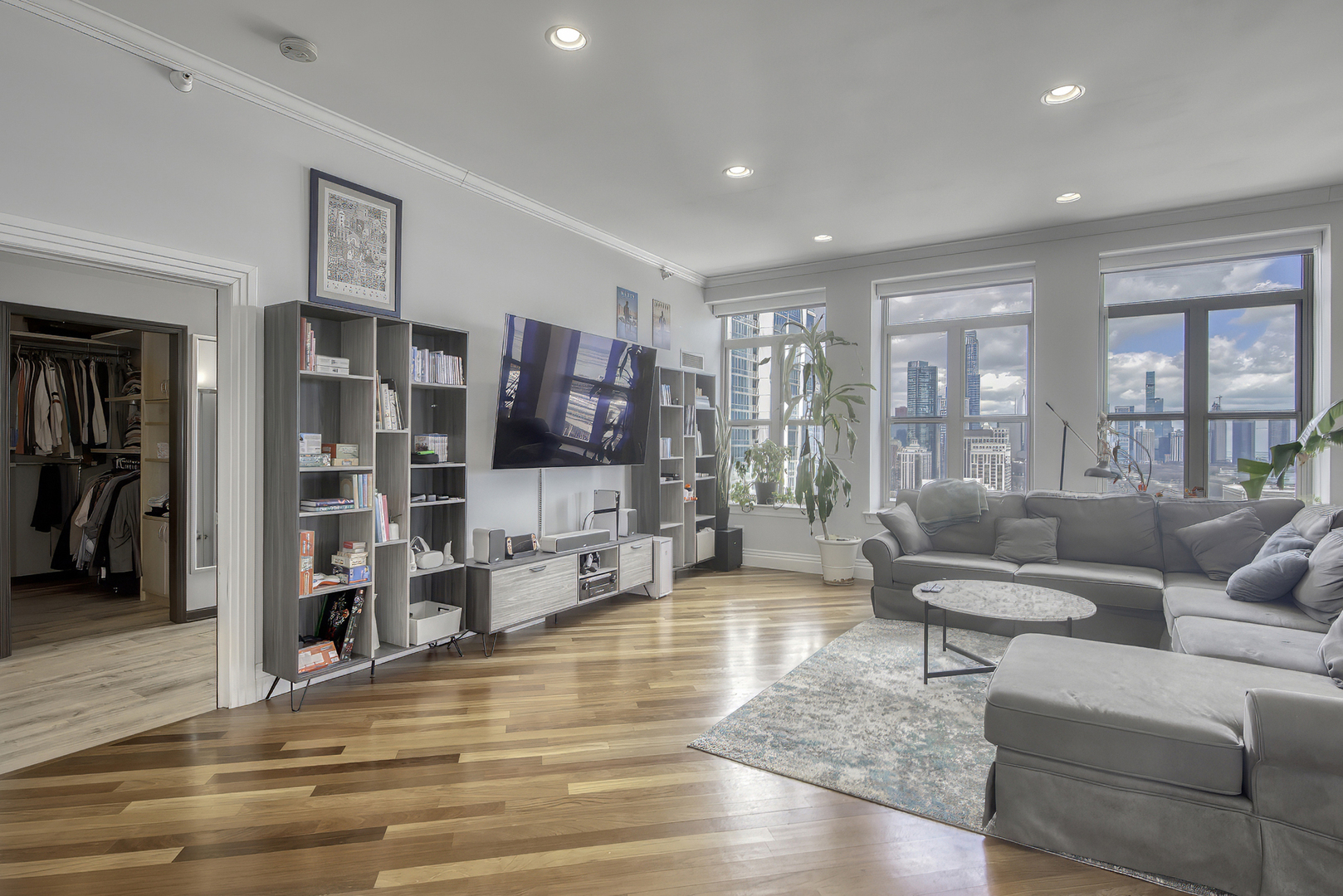 1717 S Prairie Avenue Unit: 2301