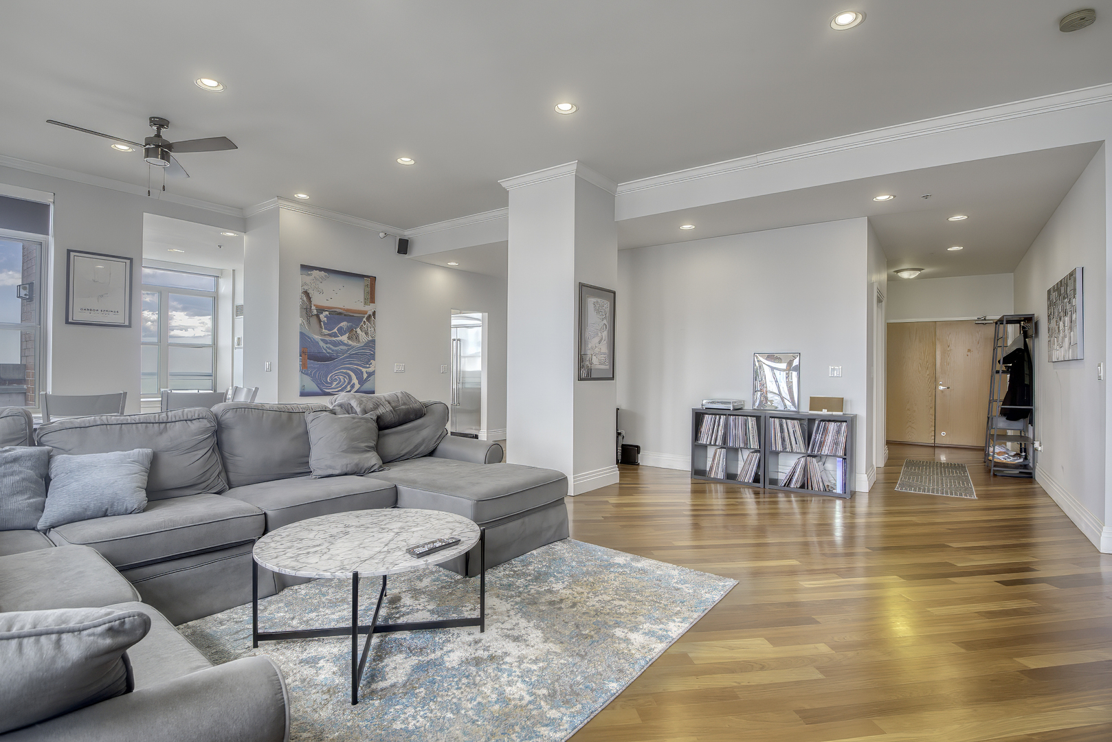 1717 S Prairie Avenue Unit: 2301