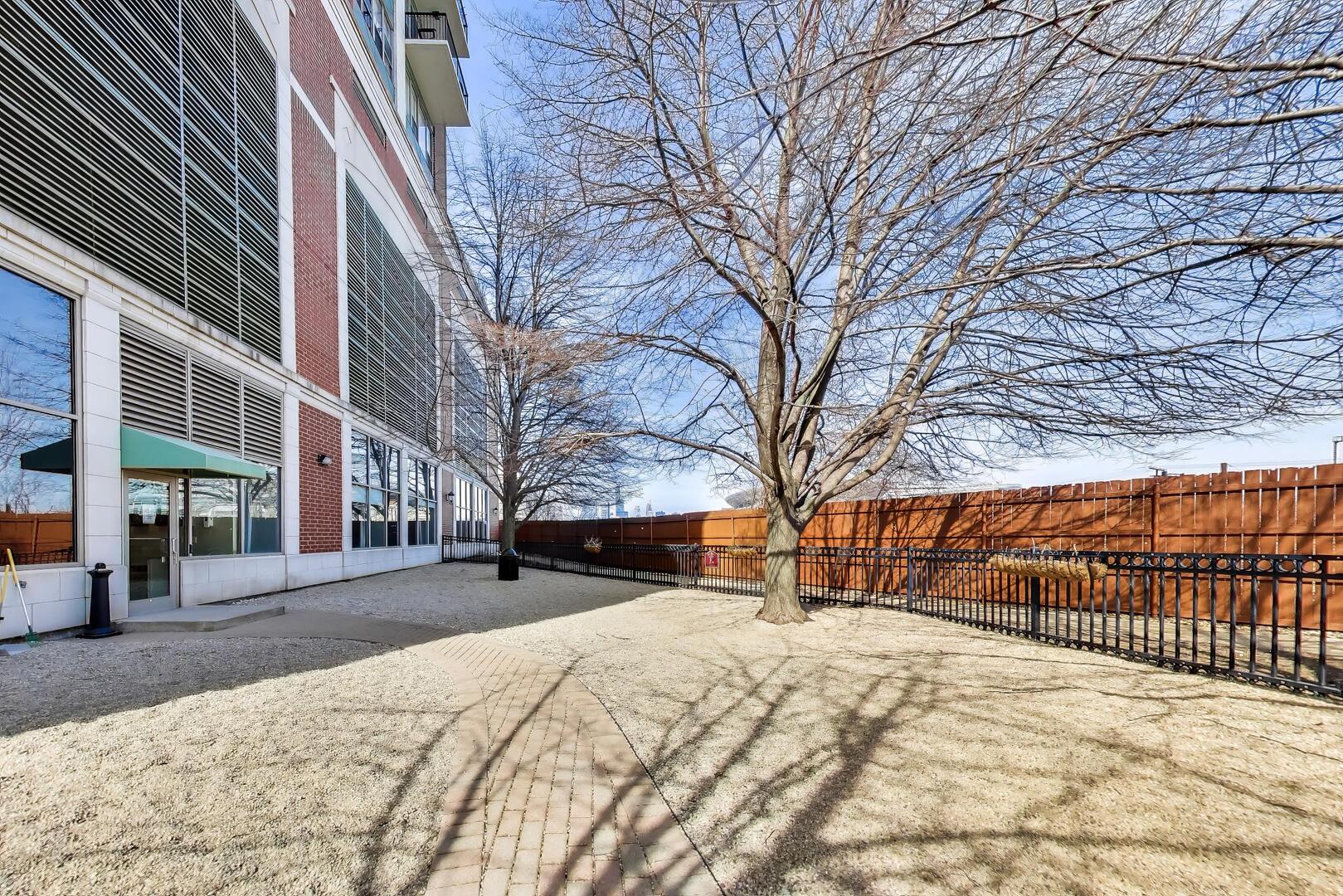 1717 S Prairie Avenue Unit: 2301