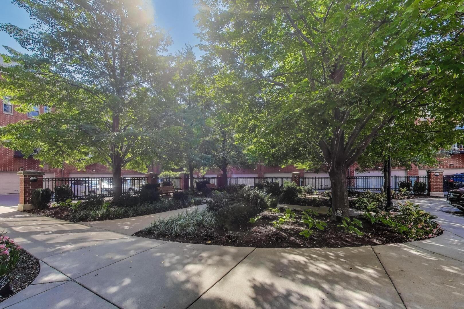 1717 S Prairie Avenue Unit: 2301