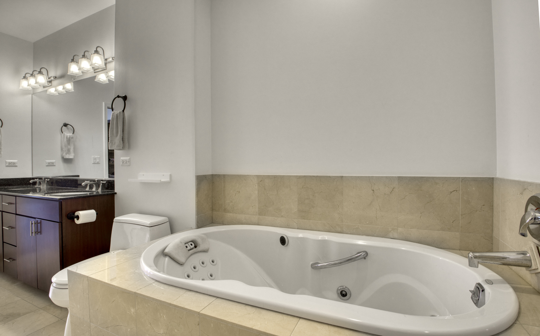 1717 S Prairie Avenue Unit: 2301