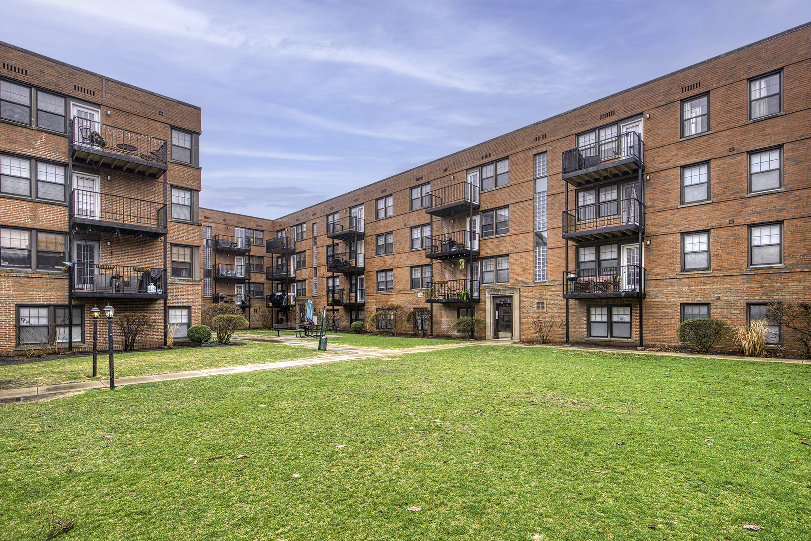 5232 N Campbell Avenue Unit: 1A