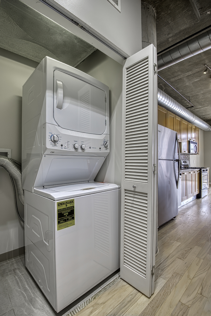 111 S Morgan Street Unit: 518