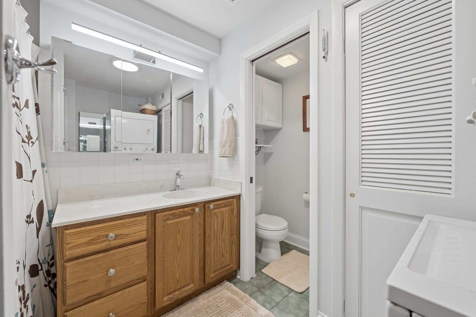 1122 W ALTGELD Street Unit: 12