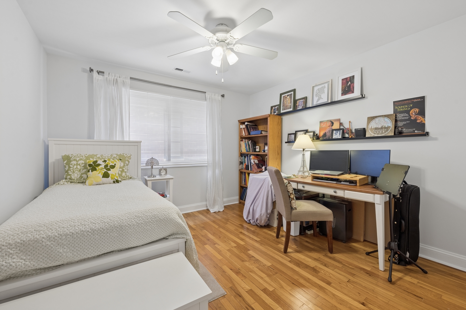 1122 W ALTGELD Street Unit: 12