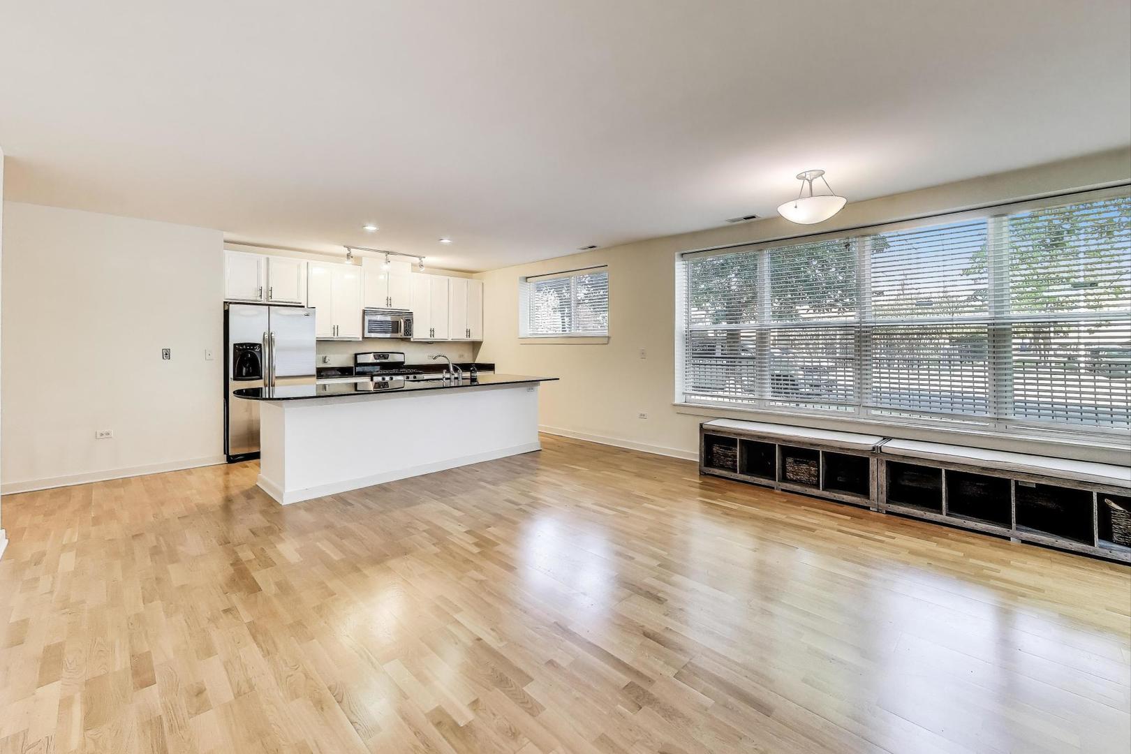 2235 W Maypole Avenue Unit: 101