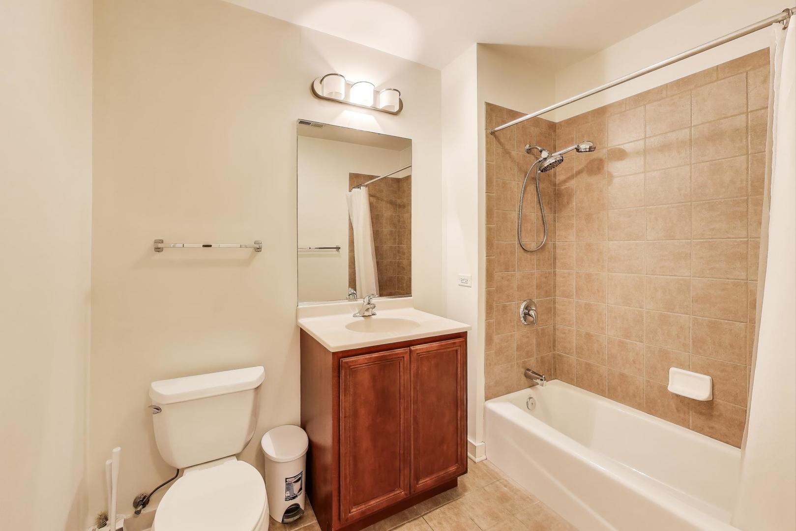 2235 W Maypole Avenue Unit: 101