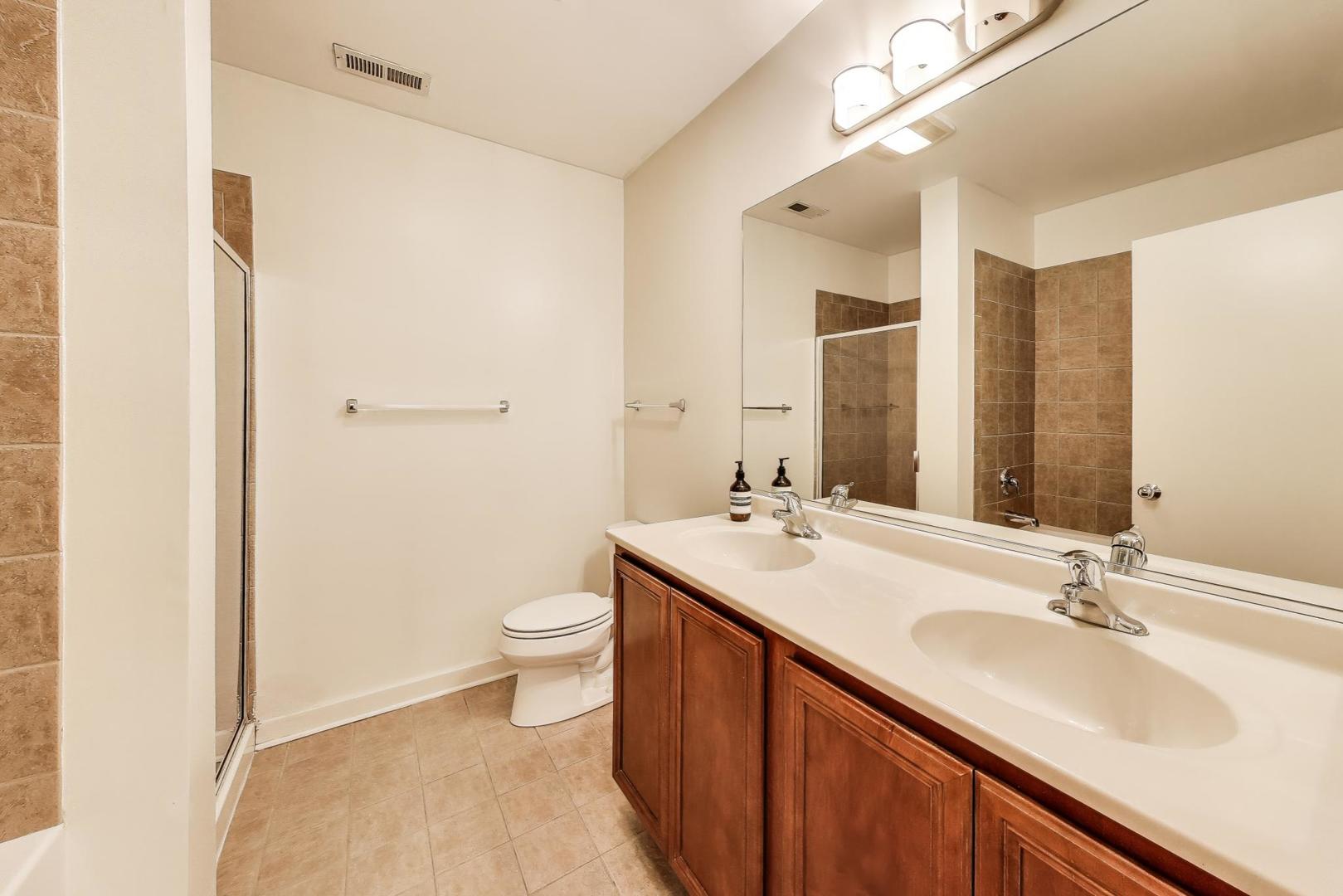 2235 W Maypole Avenue Unit: 101