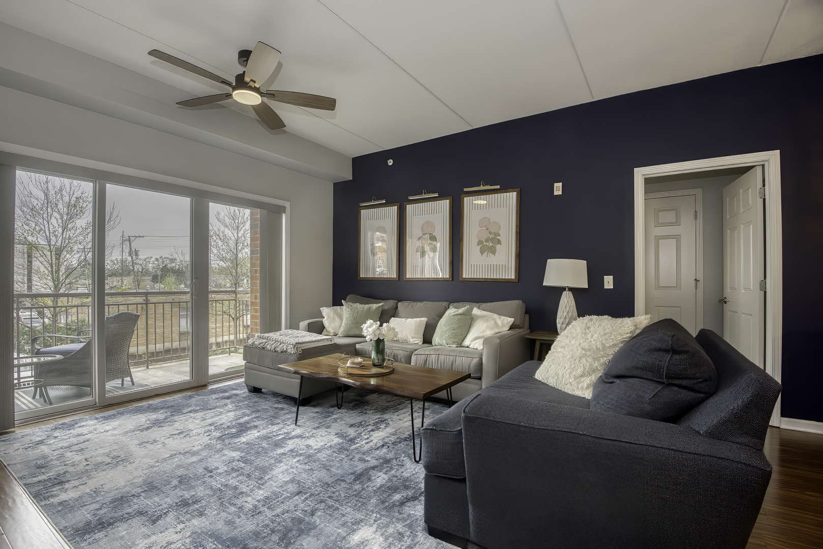 900 LEE Street Unit: 202