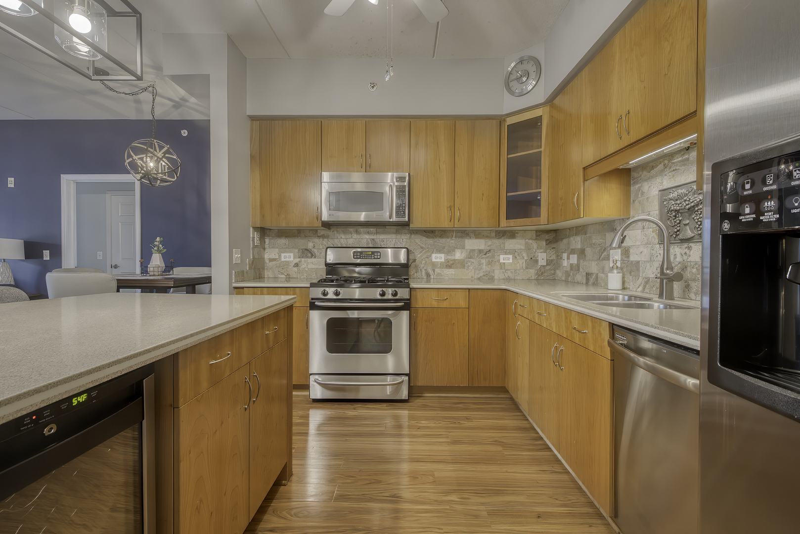 900 LEE Street Unit: 202