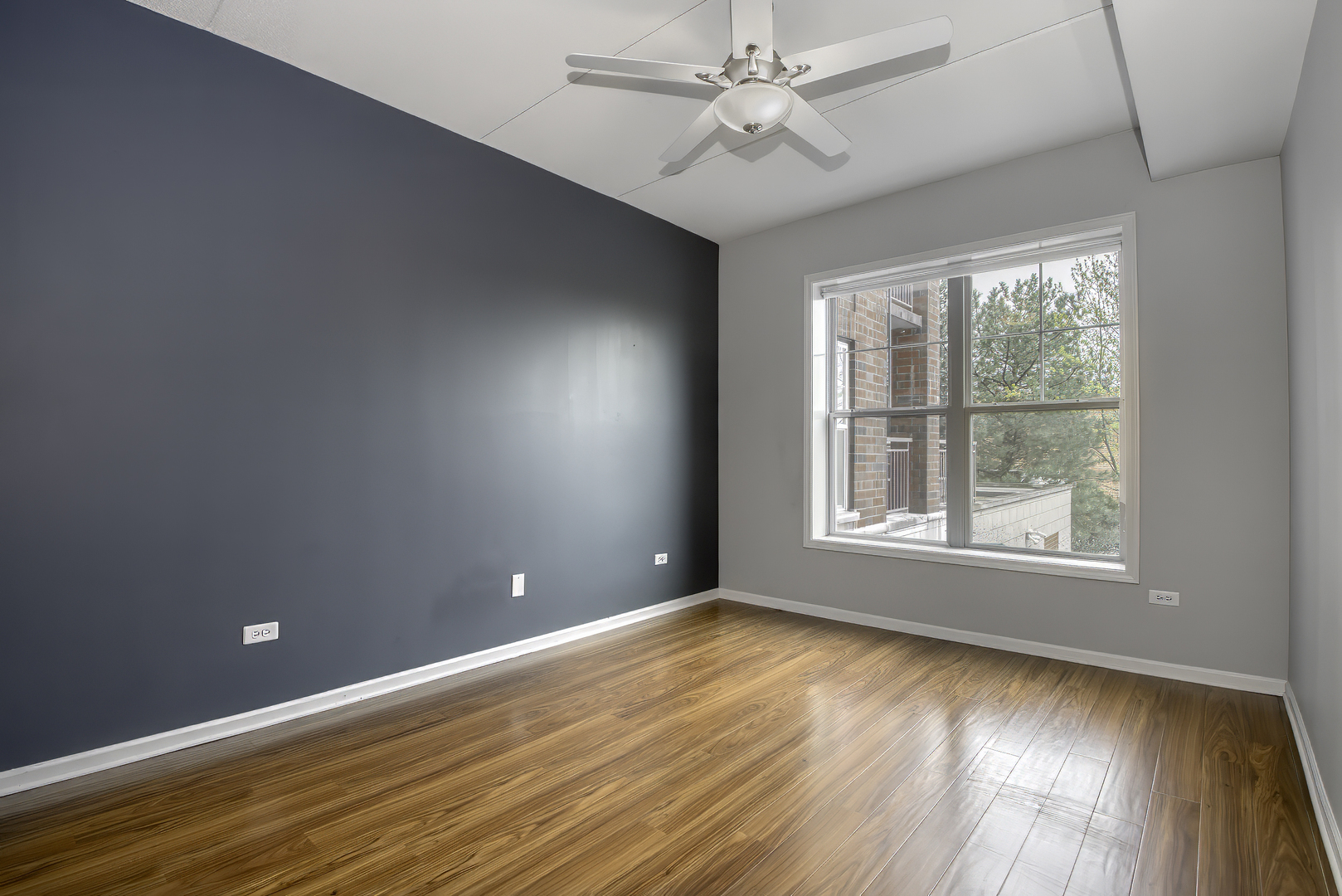 900 LEE Street Unit: 202