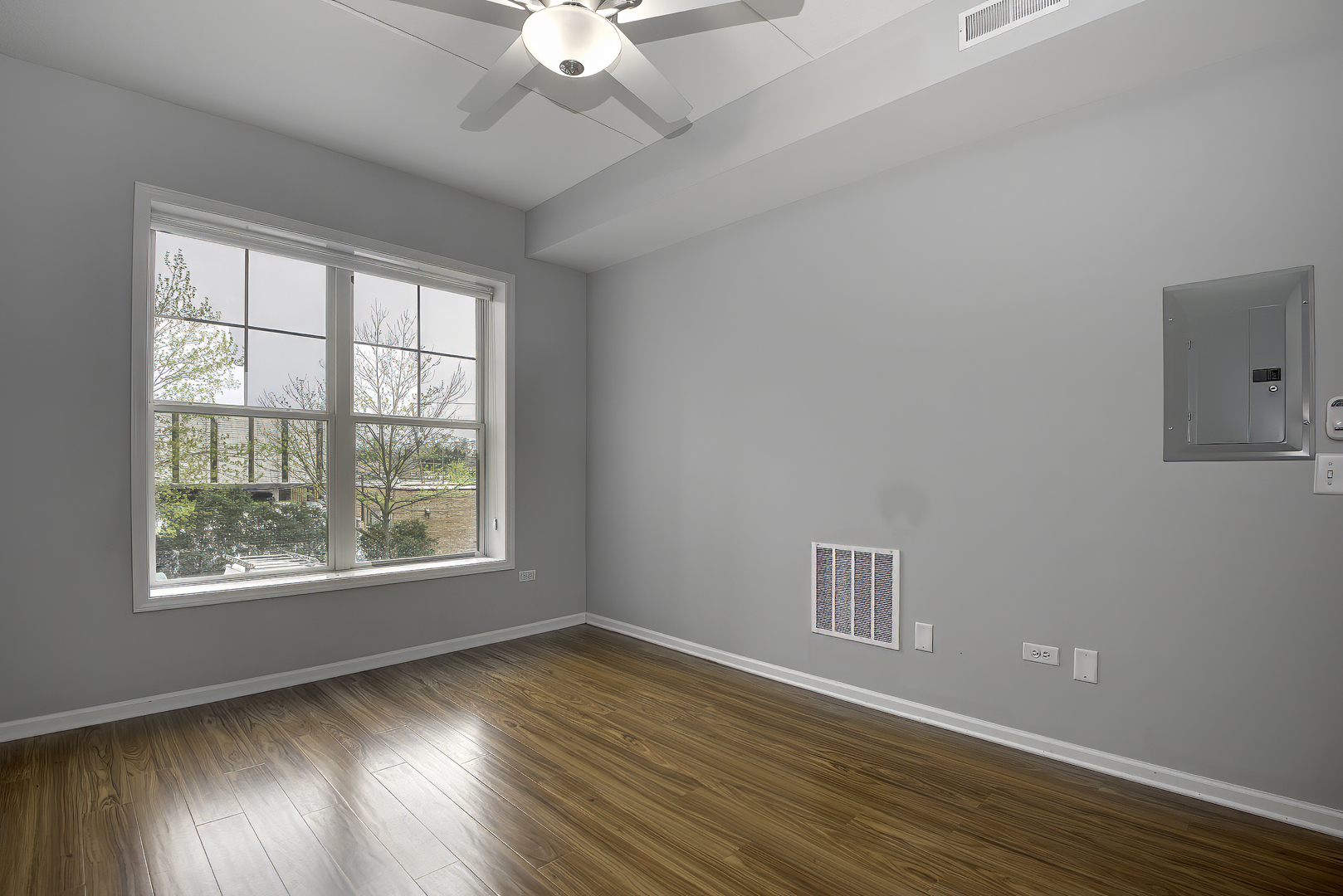 900 LEE Street Unit: 202