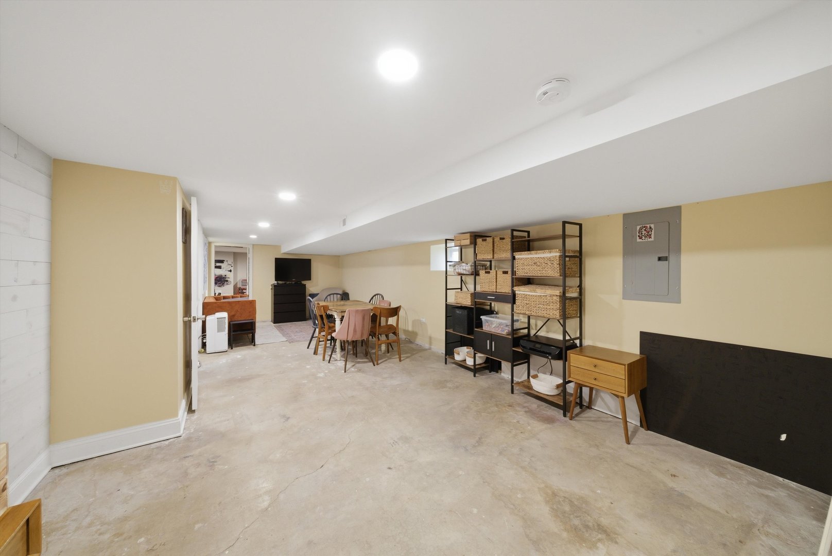 4311 W Shakespeare Avenue