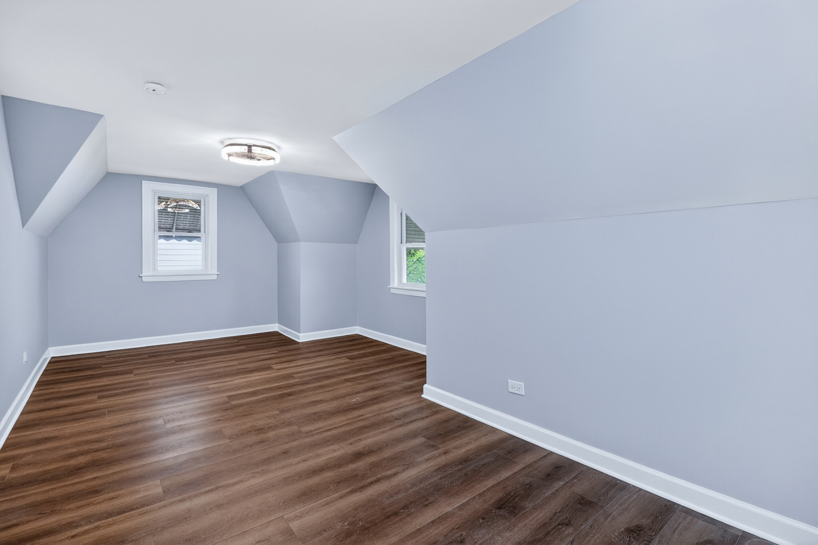 5624 W Pensacola Avenue
