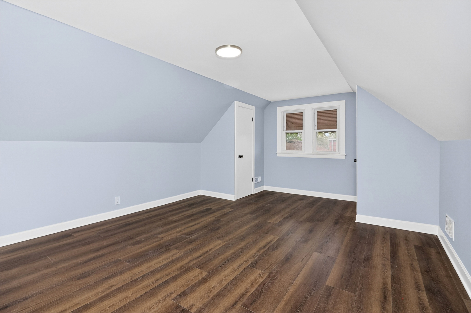 5624 W Pensacola Avenue