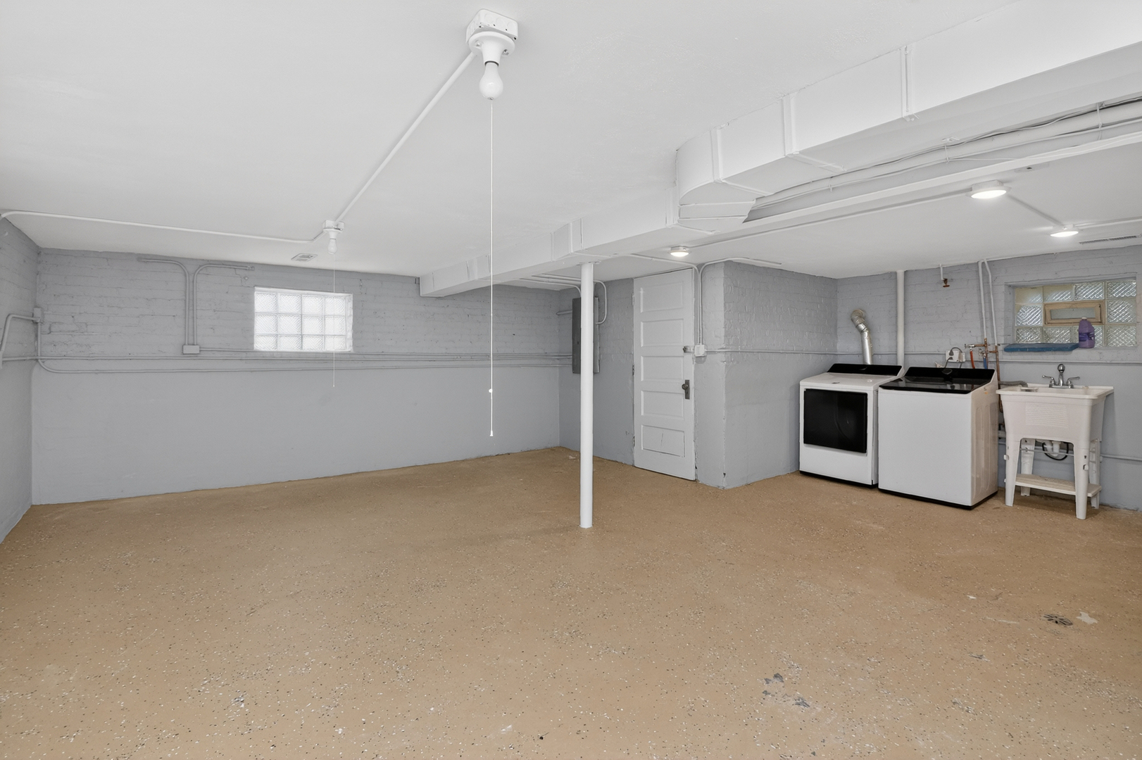 5624 W Pensacola Avenue