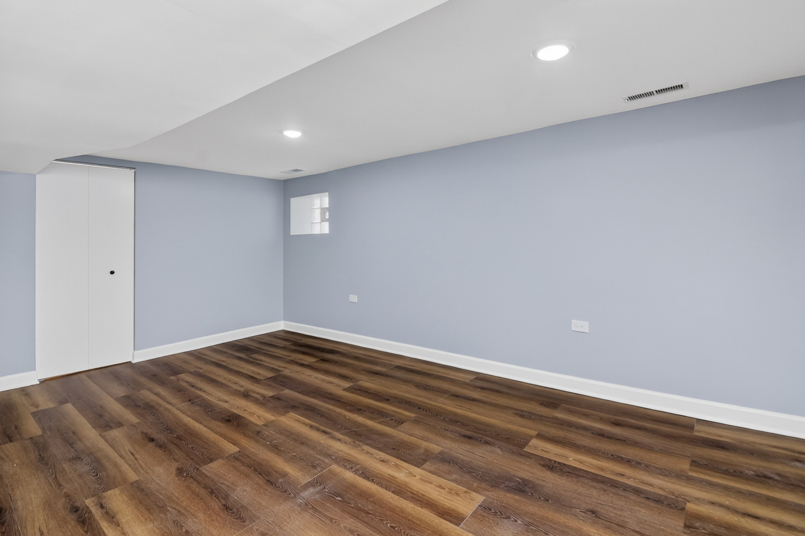 5624 W Pensacola Avenue