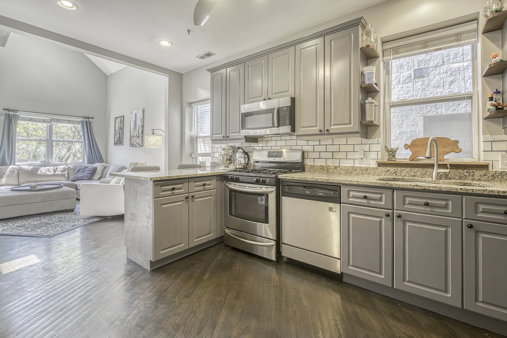 2729 N Wayne Avenue Unit: C