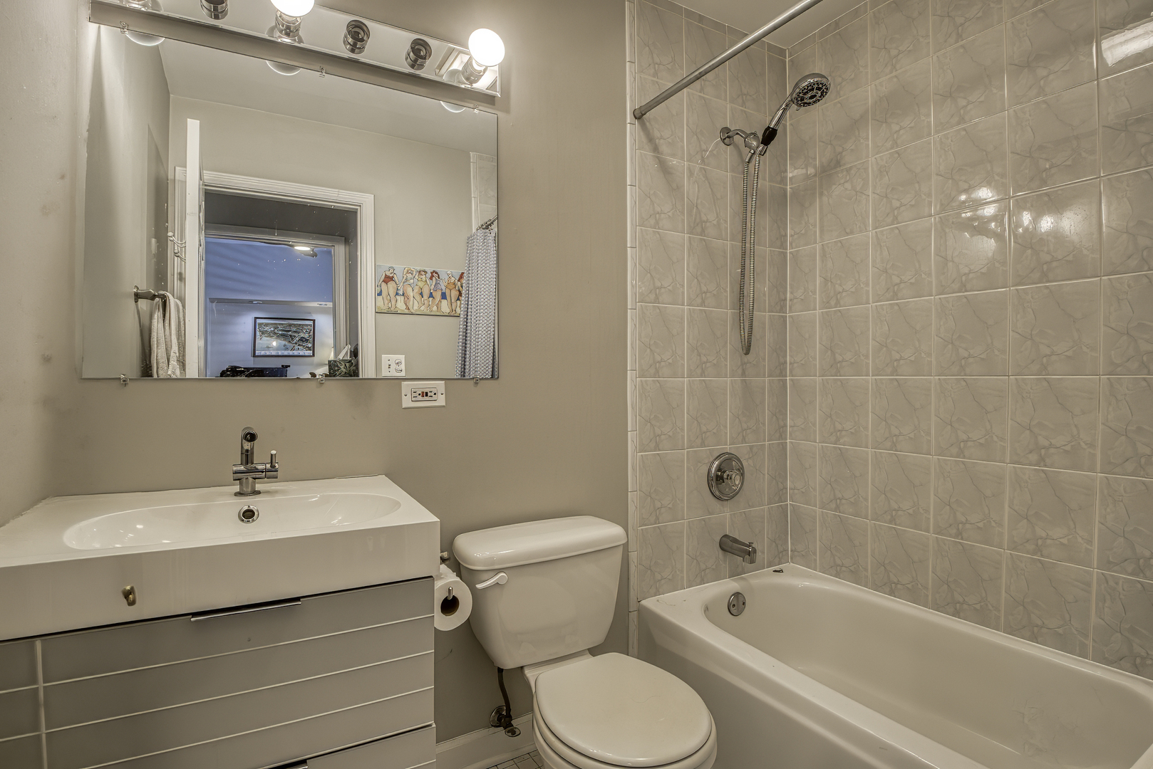 2729 N Wayne Avenue Unit: C