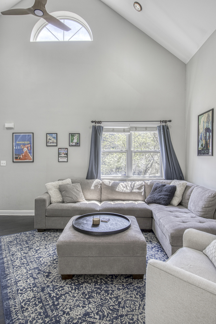 2729 N Wayne Avenue Unit: C