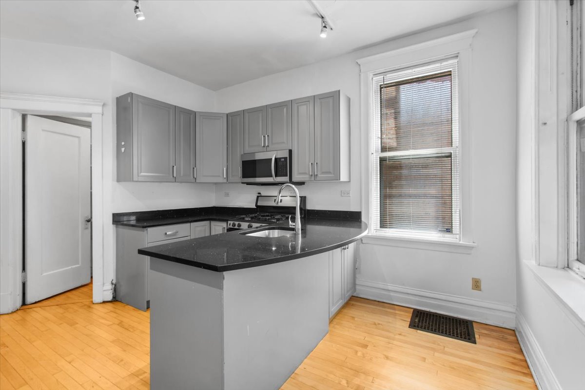 3311 W Wrightwood Avenue Unit: 1