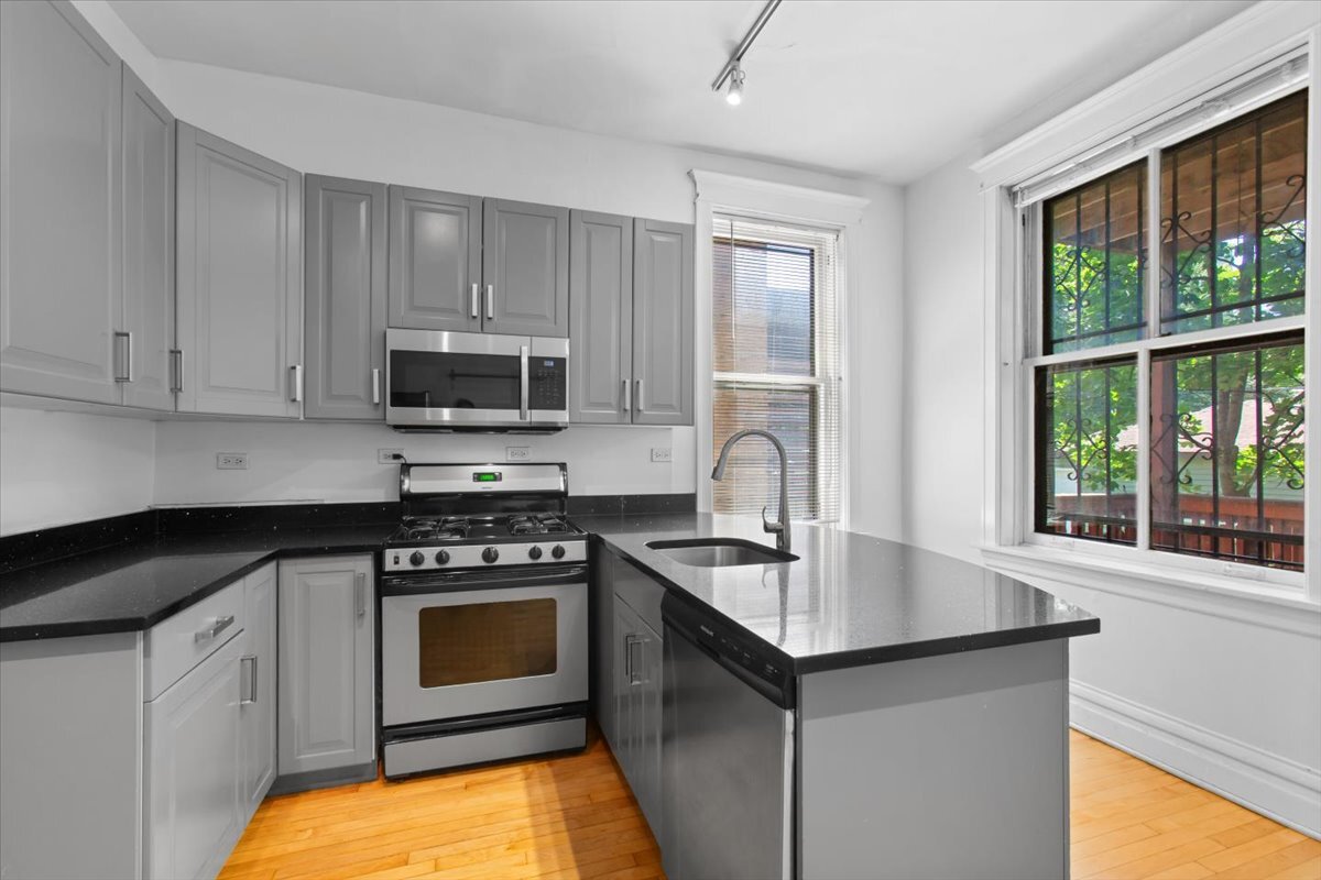 3311 W Wrightwood Avenue Unit: 1
