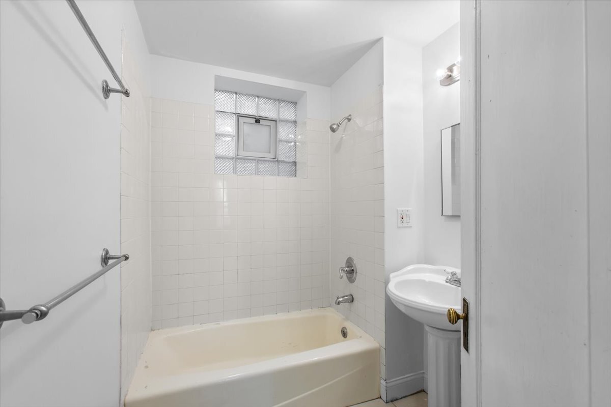 3311 W Wrightwood Avenue Unit: 1