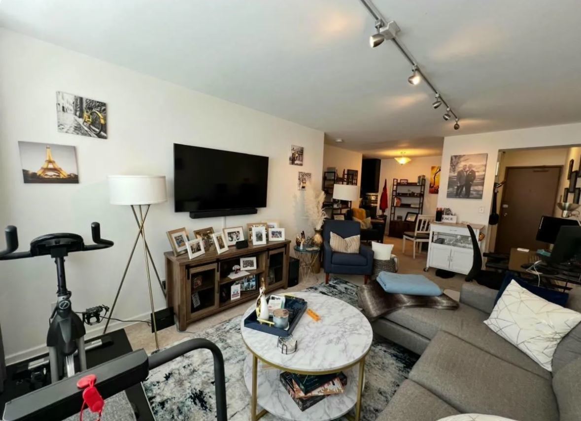 619 W Stratford Place Unit: 305