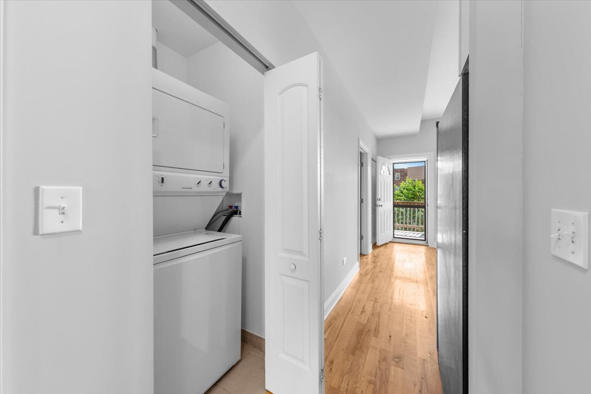1253 N California Avenue Unit: 2