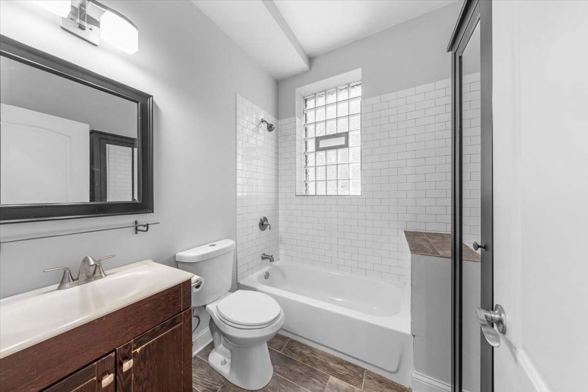 1253 N California Avenue Unit: 2
