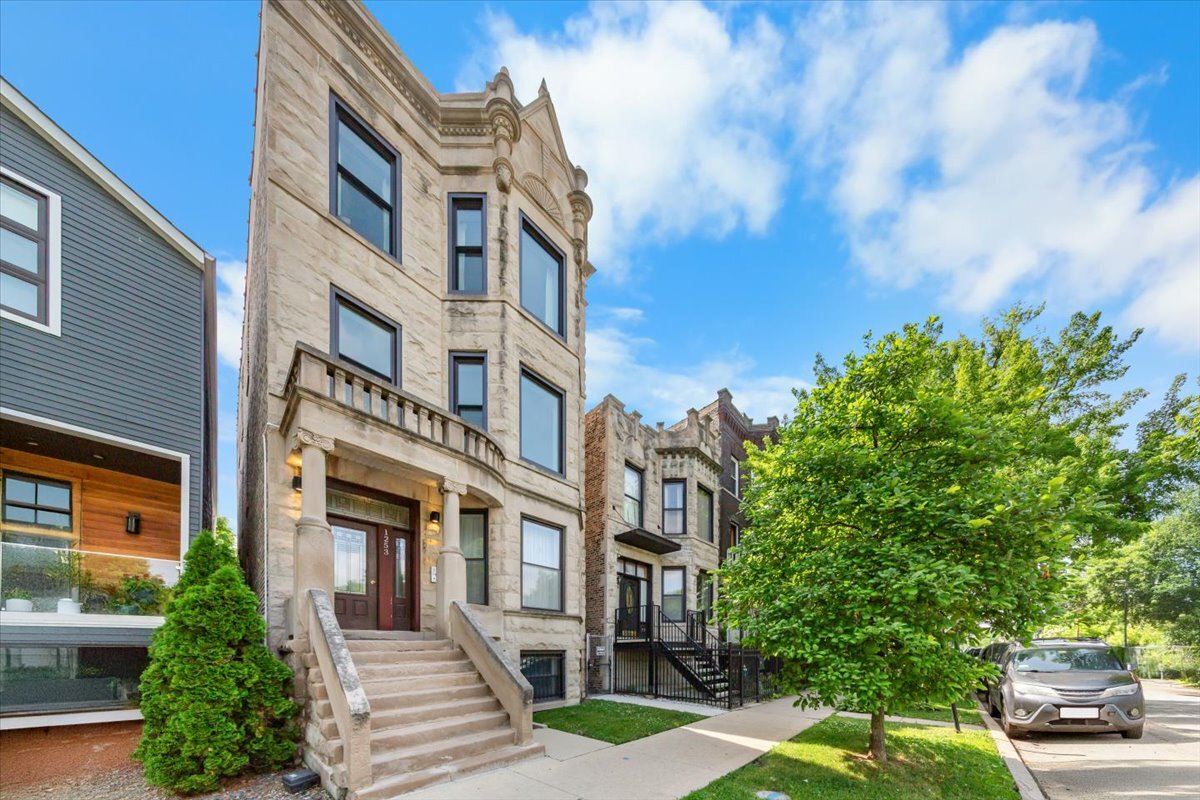 1253 N California Avenue Unit: 2