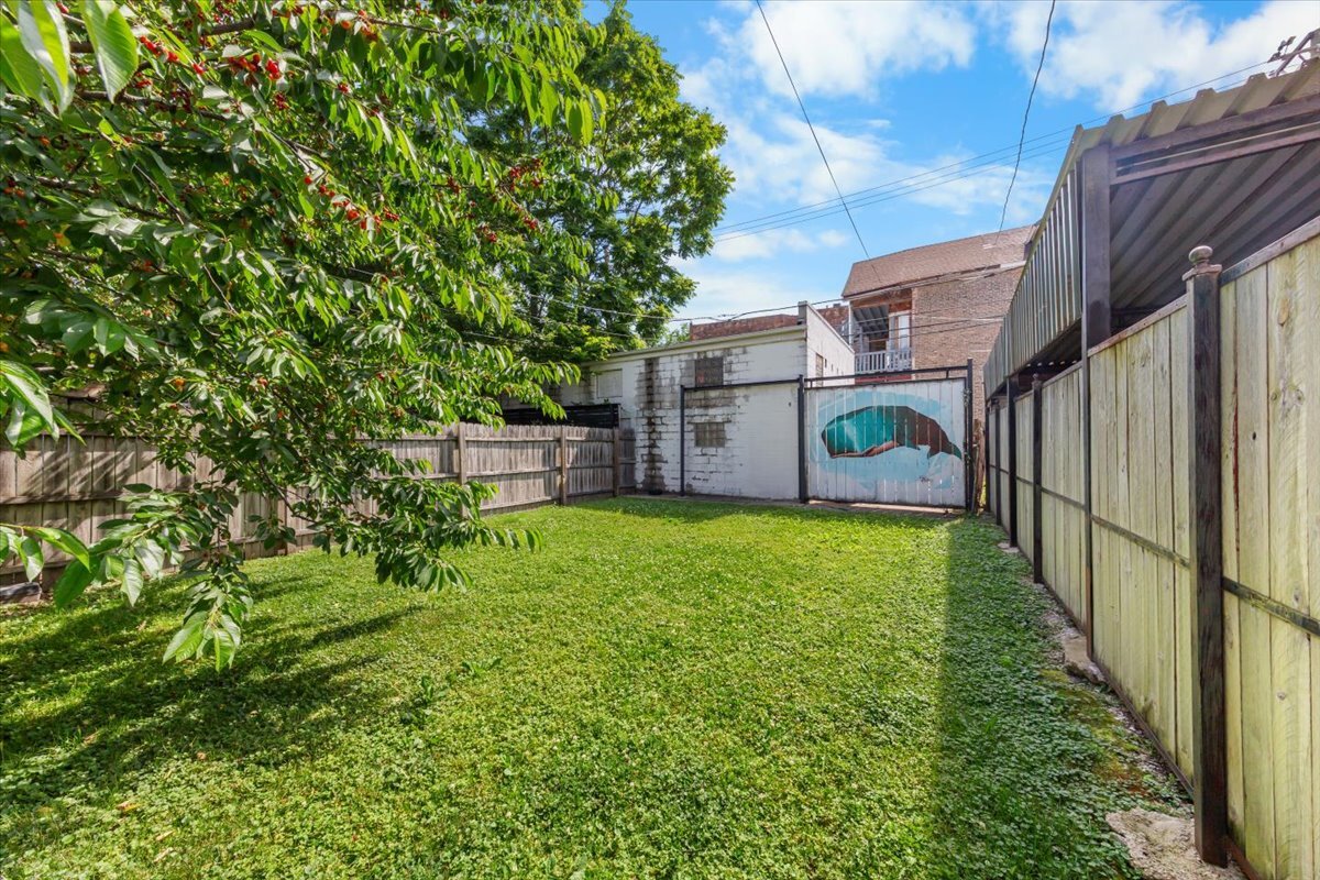 1253 N California Avenue Unit: 2